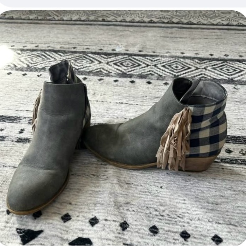 Gray Ankle Boots with Fringe and Plaid Detail